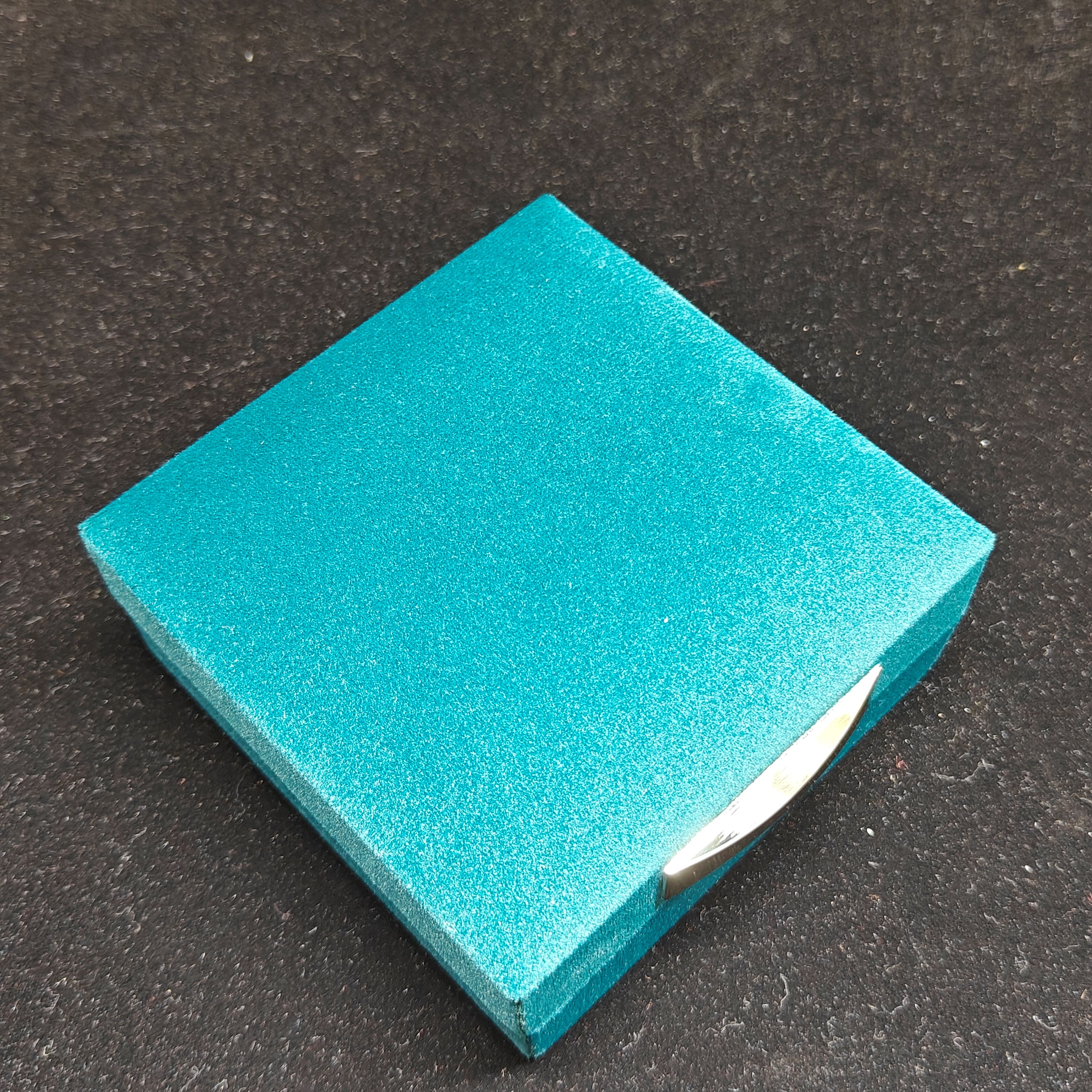 Brouch BOX 4X4 P/Set
