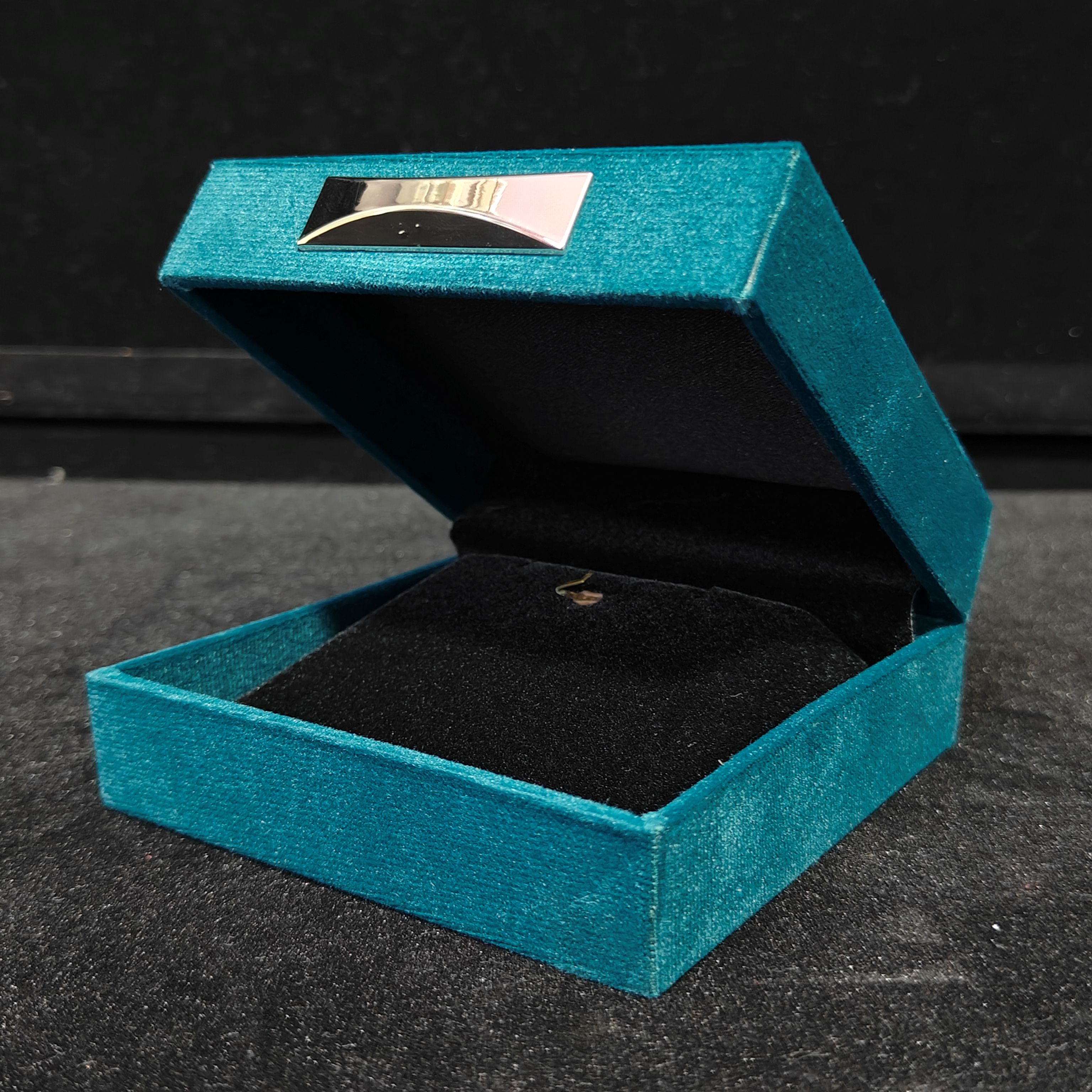 Brouch BOX 4X4 P/Set