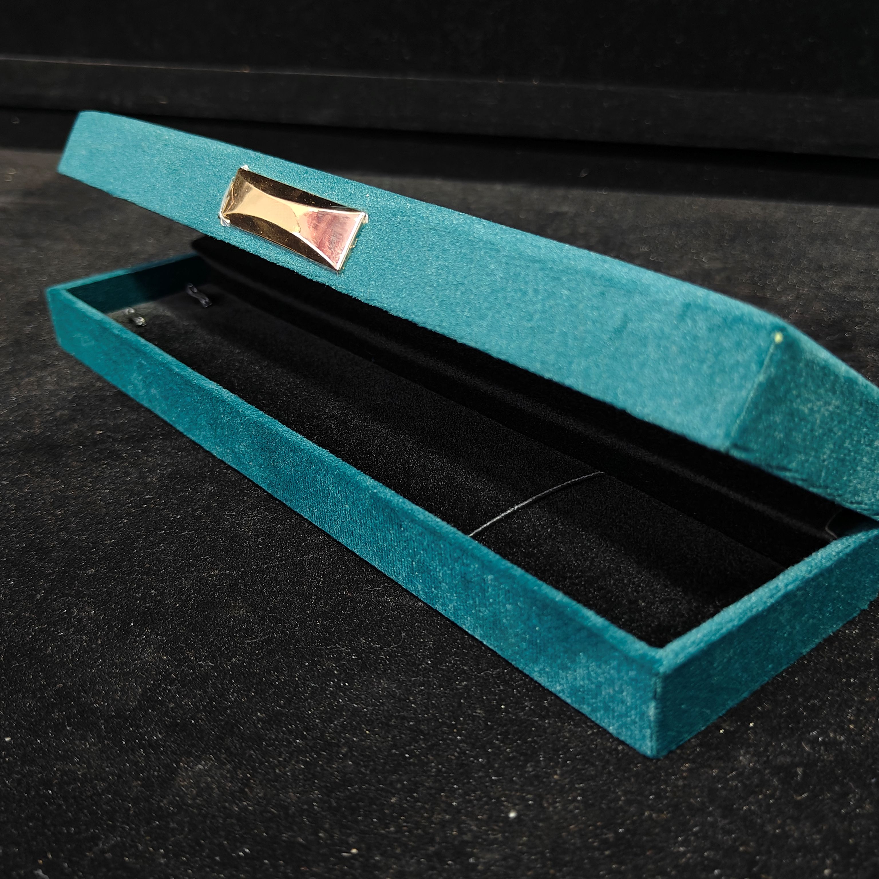Brouch BOX 9X2½ Chain