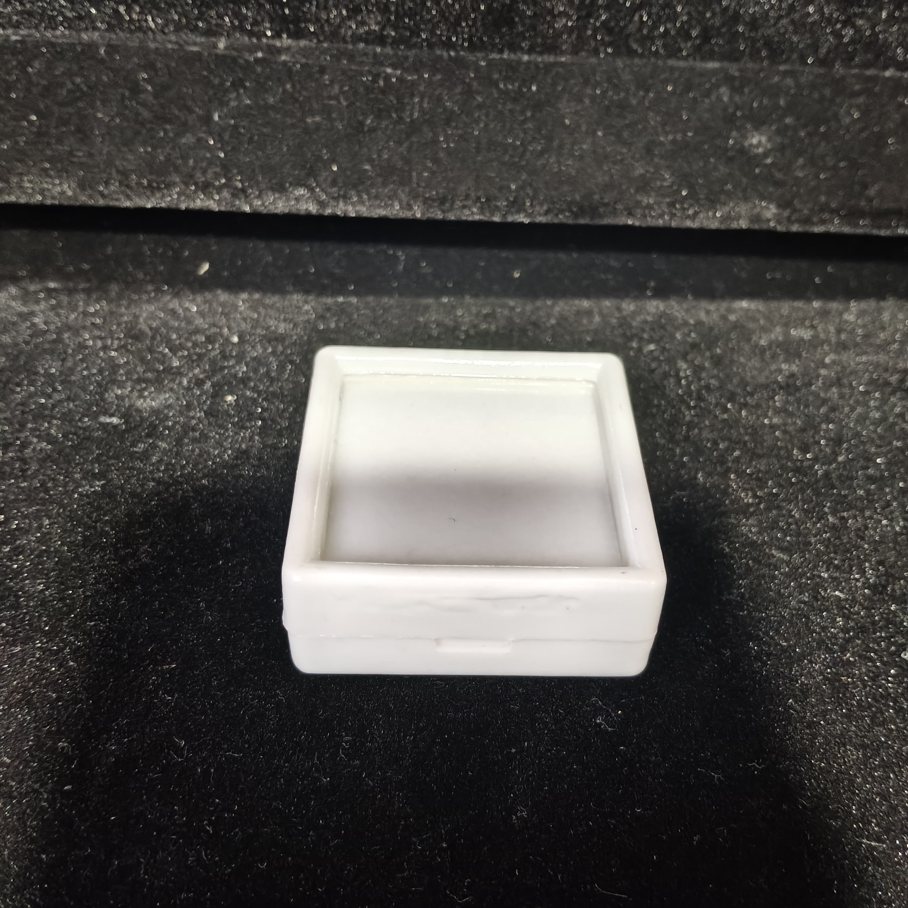 Stone Dibbi No-2 (Aluminium)