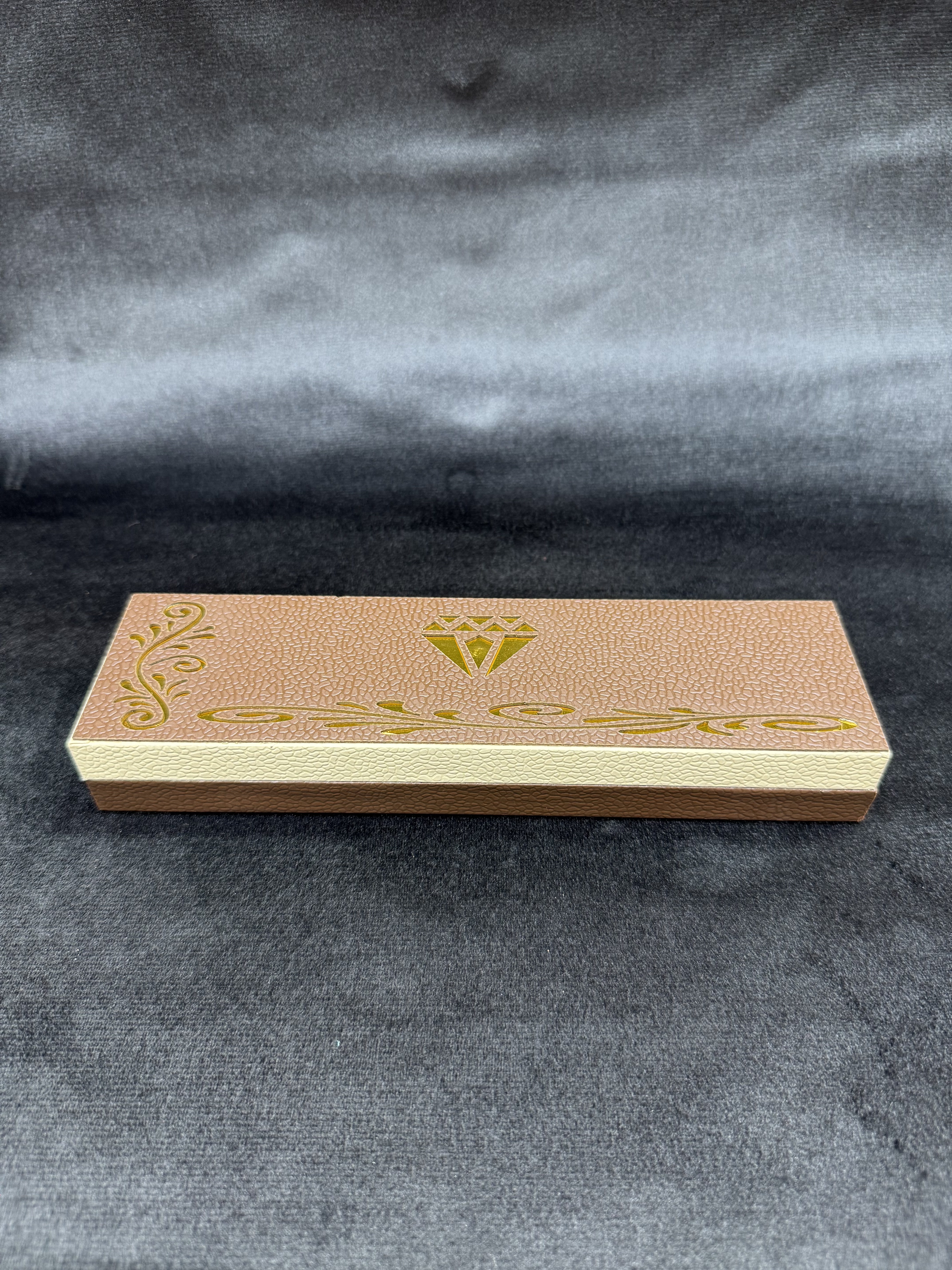 Light Diamond BOX 9x2½ Chain