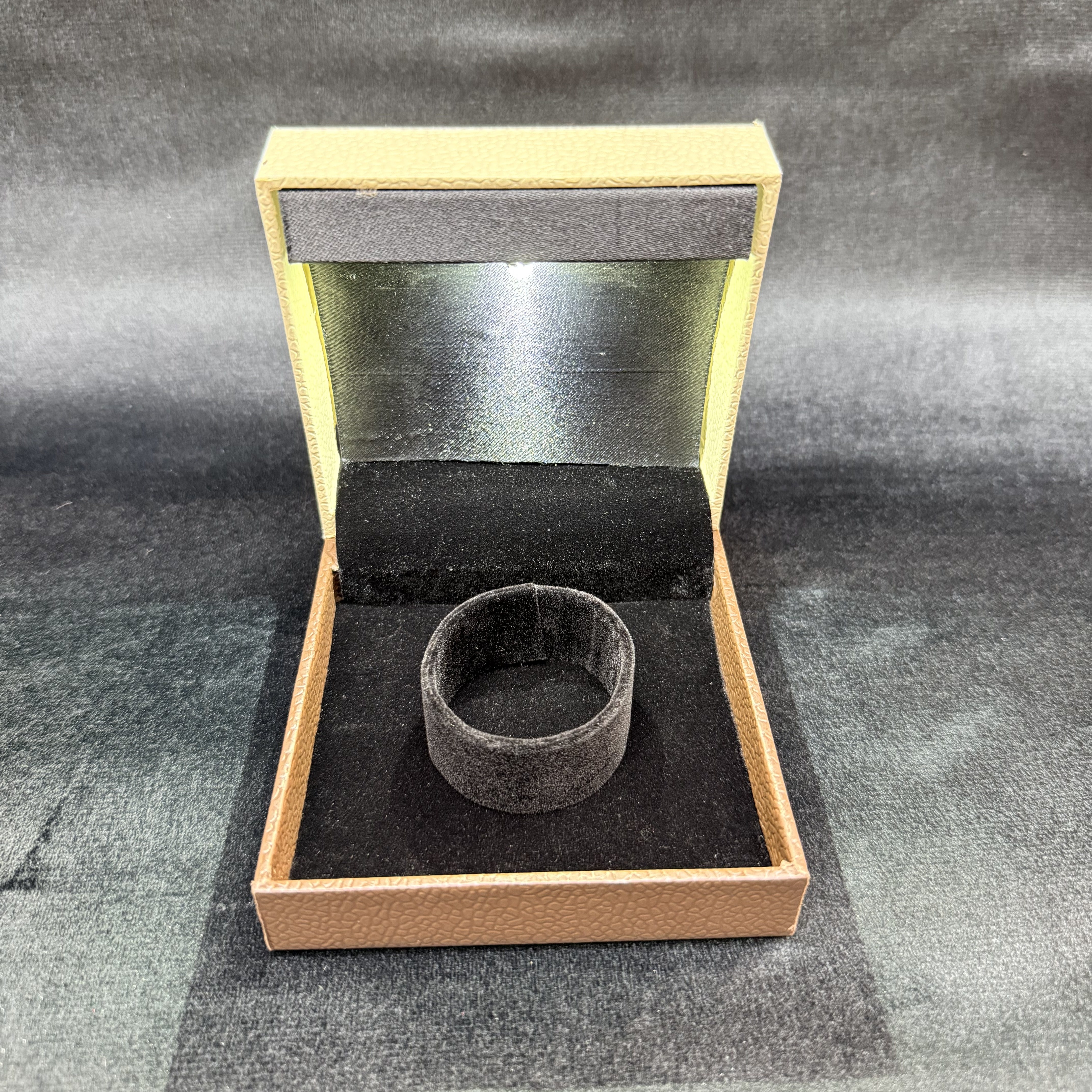 Light Diamond BOX 4x4 Bangle