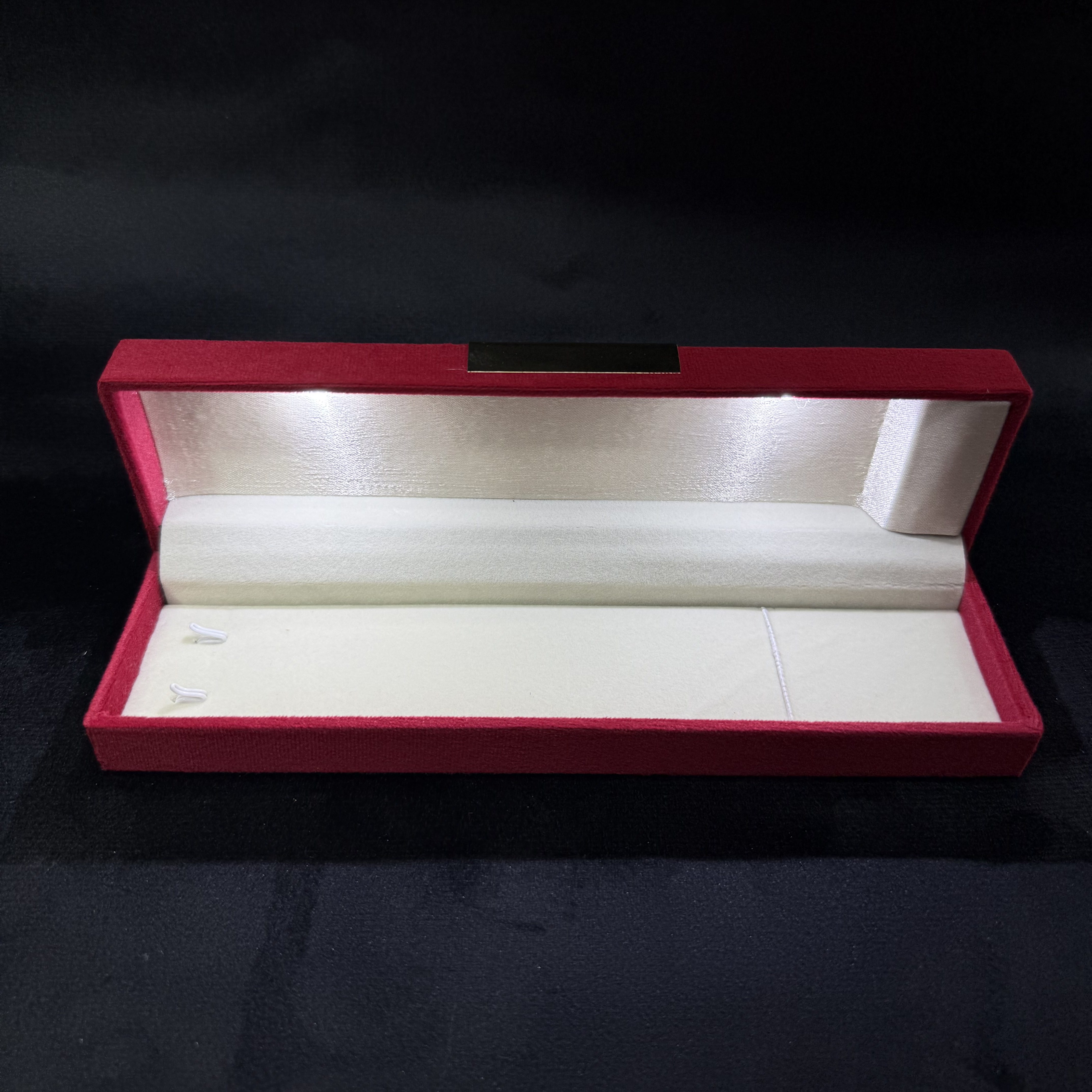 Red Patti Box 9X2½ Chain